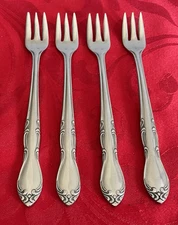 Castle Court stainless CCS12 lot of 4 cocktail  forks 5 5/8" NM polished