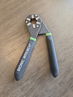 Loggerhead Tools Bionic Self Adjusting Wrench 8"