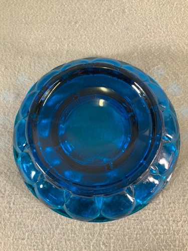 Vintage Ashtray Aqua-Blue Glass Circular Ashtray MCM Mid Century Modern 1950s - Picture 5 of 8