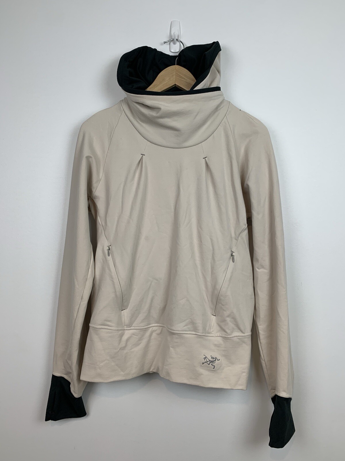 Arcteryx Hoodie Sweater Pullover Cream Green Size Large Thumbholes Active Read