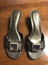 Lindsay Phillips Gold Jeweled Kitten Heels Evening Slides US 6.5 Pre-Owned