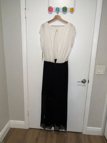 Maxi abito ALICE + OLIVIA bianco e nero colorblock con dettaglio schiena aperta nuovo con etichette Lar - Foto 4 di 12