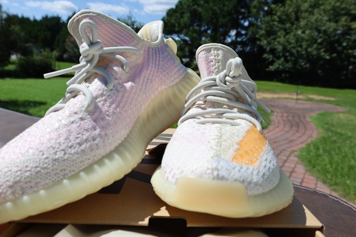 NEW Adidas Yeezy Boost 350 V2 “Light” (GY3438) Size 10 Mens NEW Adidas Yeezy Boost 350 V2 “Light” (GY3438) Size 10 Mens