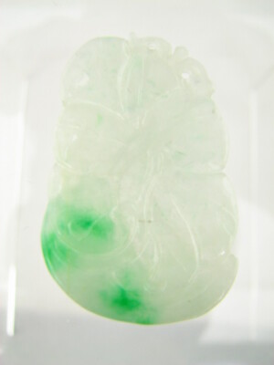 Echte natürliche durchscheinende grüne weiße Jade Anhänger Freeform Fisch Floral #465