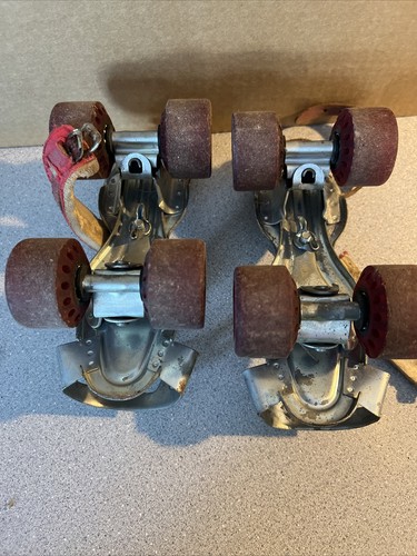 Vtg Globe Skate Co Metal Roller Skates Adjustable Leather Straps. Display Only - Picture 6 of 8