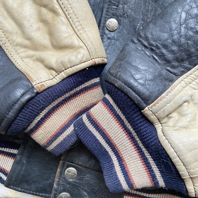 AVIREX SIOUX CHIEFS レザージャケット 1990's Avirex 'Sioux Chiefs' Leather Baseball Jacket. Tag Size