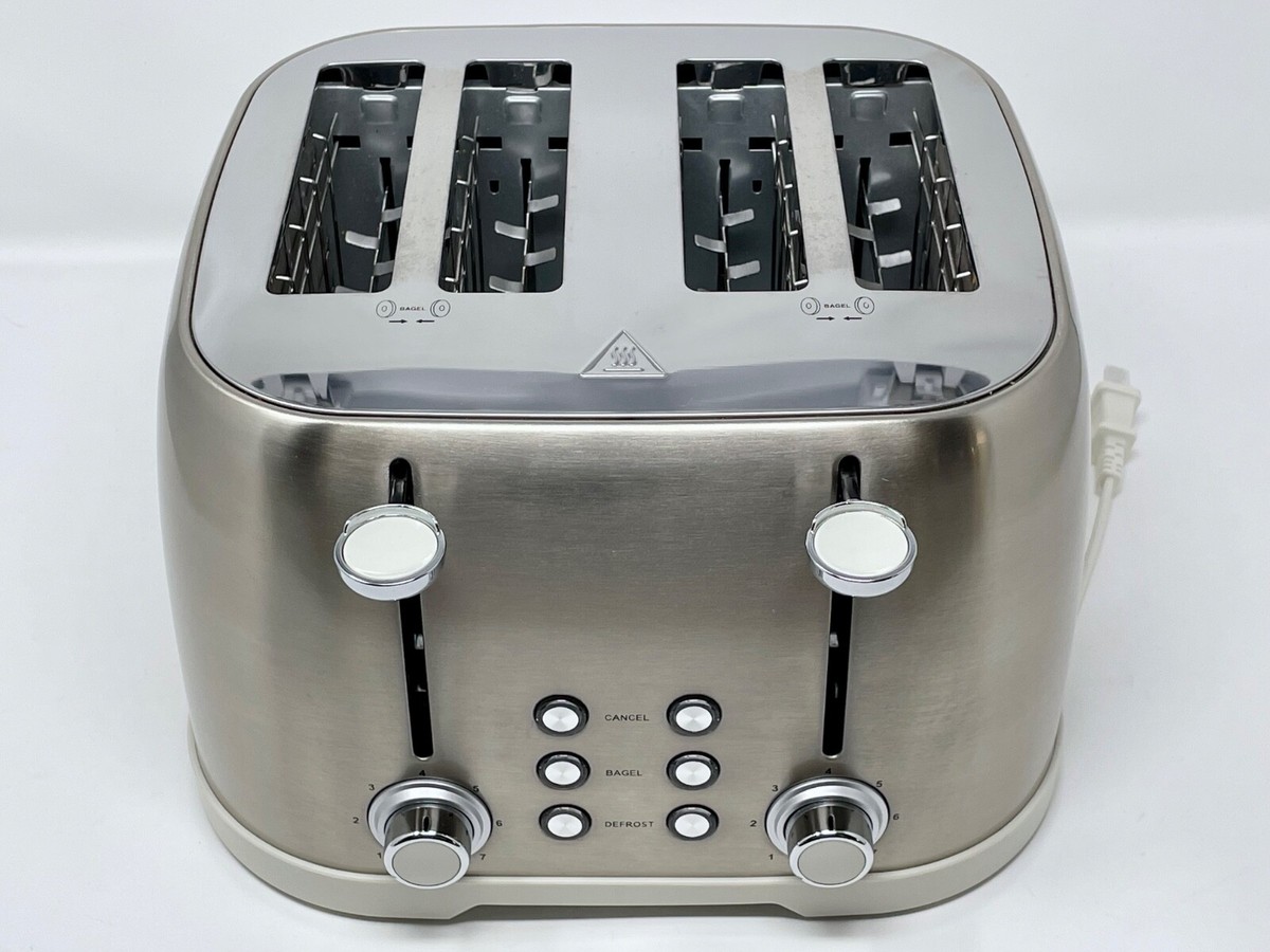 Amazon Basics 4-Slot Toaster, Brushed Silver