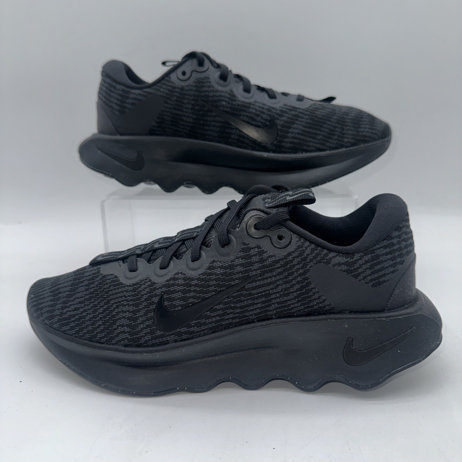 Nike Men's Size 8 Motiva (DV1237 003) Sneaker Trainer Black Running Sports