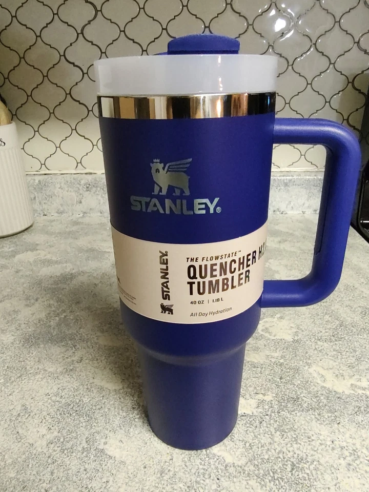 Vaso Stanley Quencher 40 oz azul marino nuevo Foto 2 de 3
