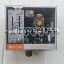 Honeywell L404F1102 pressure switch#1pcs New In Box