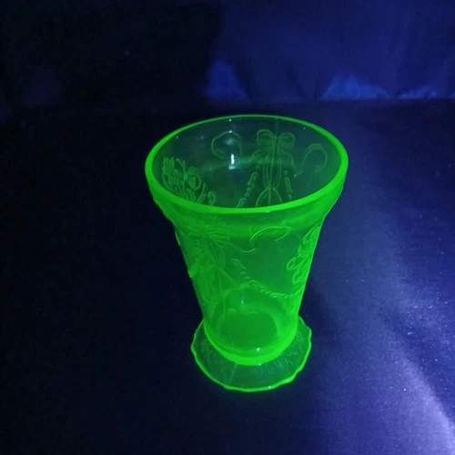 Green Bowknot Depression Glass -Uranium - GLOWS -4.75" tall -10 oz Tumbler Glass