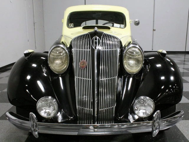 1936 Hupmobile 618 G: Pre-War Classic with Aerodynamic Styling