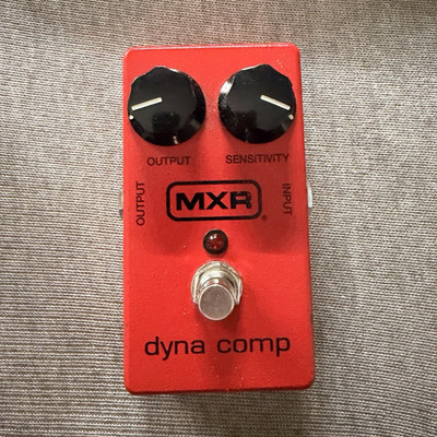 MXR Dyna Comp Analog Compressor Effects Pedal for Electric Guitar