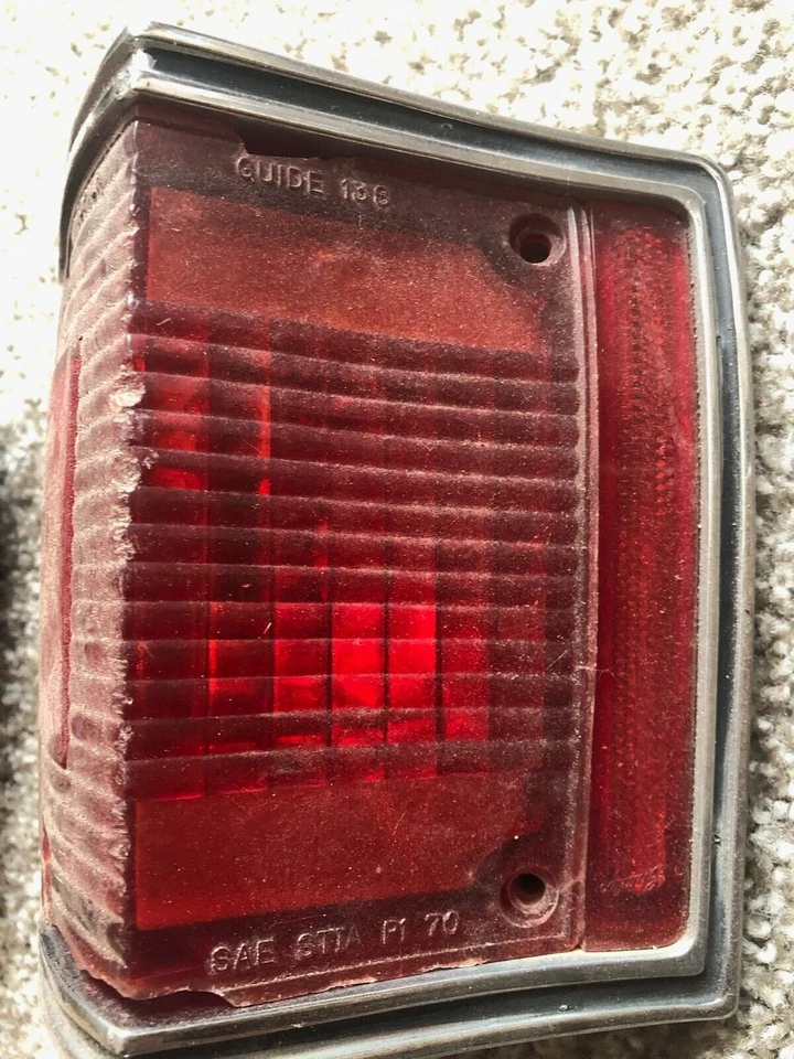 Luz trasera vintage 1970-1972 El Camino GMC Sprint con carcasa OEM 5962733 Foto 3 de 4