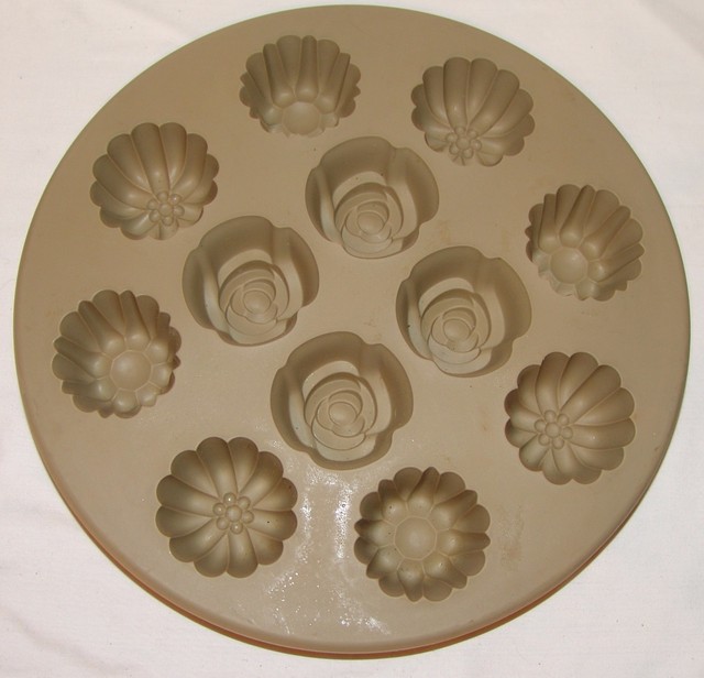 Pampered Chef Silicone Cupcake Mold Baking Bakeware Floral Rose eBay