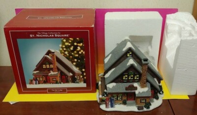 St Nicholas Square Village Collection Ski Lodge 2004 Christmas Winter Cabin 