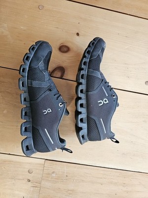 On Running Women's Cloud Waterproof Shoes Size 9.5 All Black Preowned