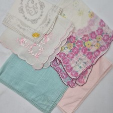 VTG White Linen Cotton Batiste Floral Embroidered Hankies Handkerchief Scalloped