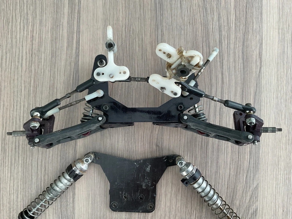 VINTAGE TEAM ASSOCIATED RC10 GOLDPAN PARTS Lot Front And Rear Shock Tower Halsey - Image 4 of 4