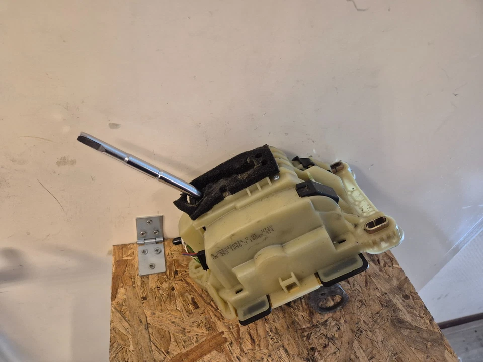 Mercedes-Benz C Class W203 / CLK W209 Gear Shift Linkage Gear Selector A2032678524 - Image 3 of 4