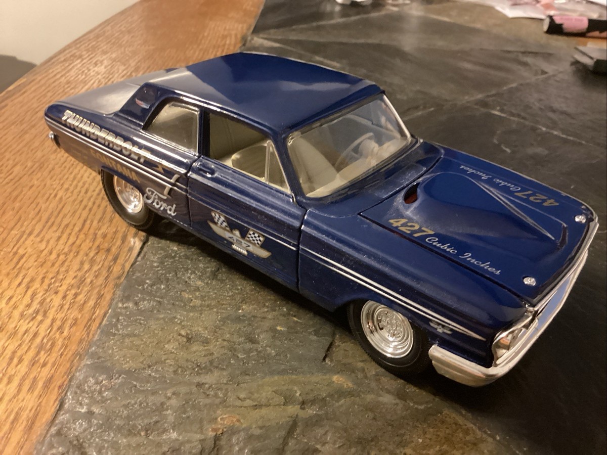 1/24 SCALE 1964 FORD FAIRLANE THUNDERBOLT FONTANA MAISTO DIECAST