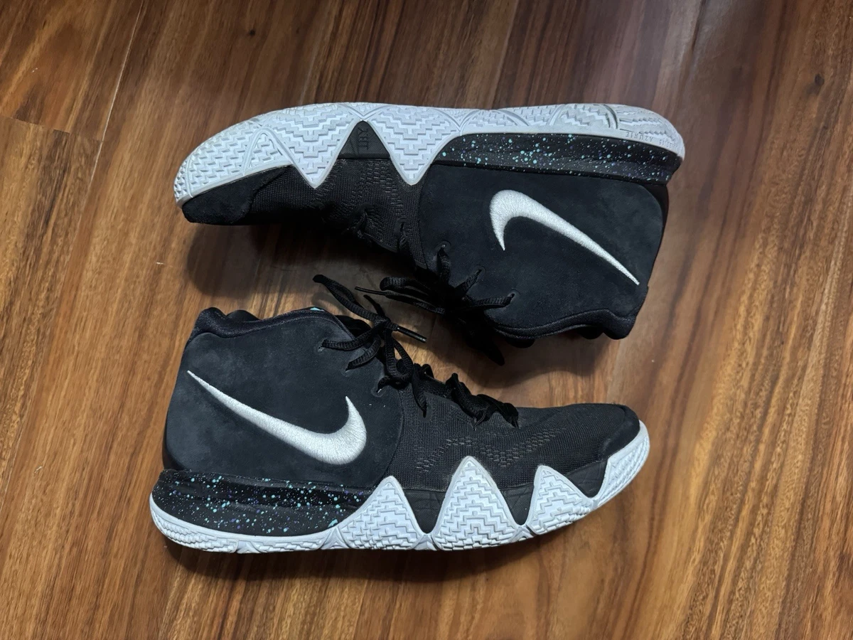 Preços baixos em Nike Kyrie 4 Black White | eBay