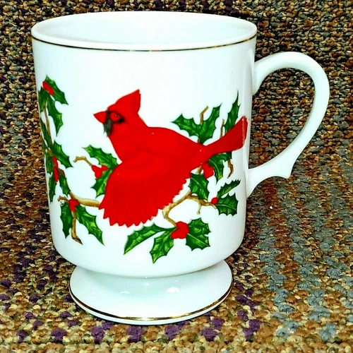 Vintage Lefton Christmas Cardinal & Holly Footed White Coffee Bird Mug Cup Japan