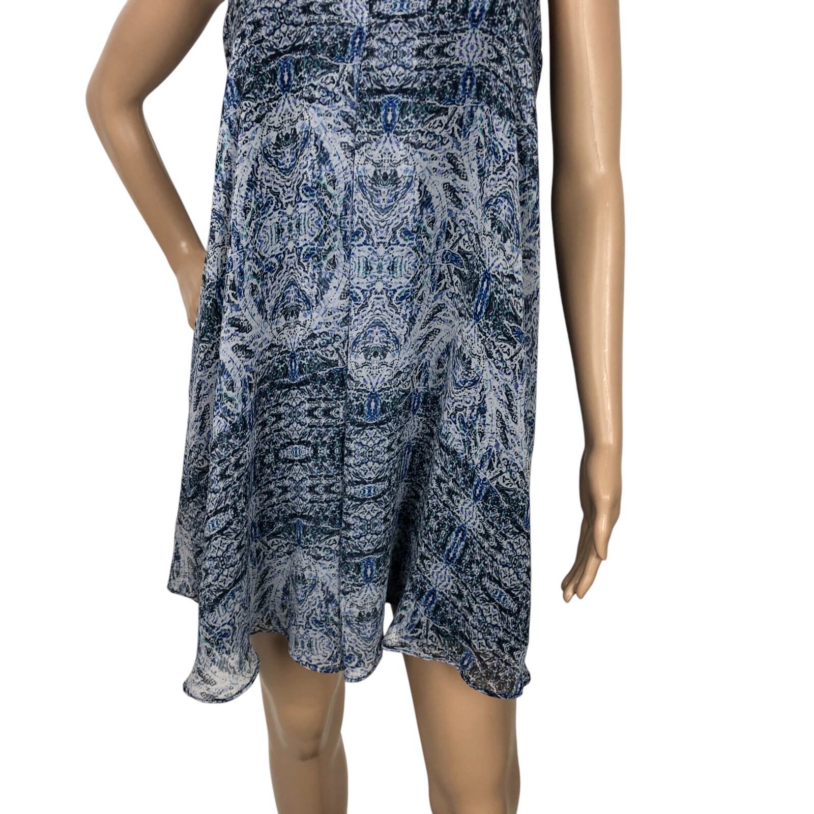 BCBGeneration Printed High Neck Shift Mini Dress … - image 3