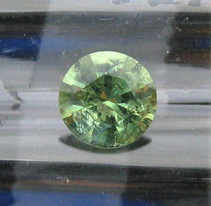 CT NATURAL DEMANTOID GARNET
