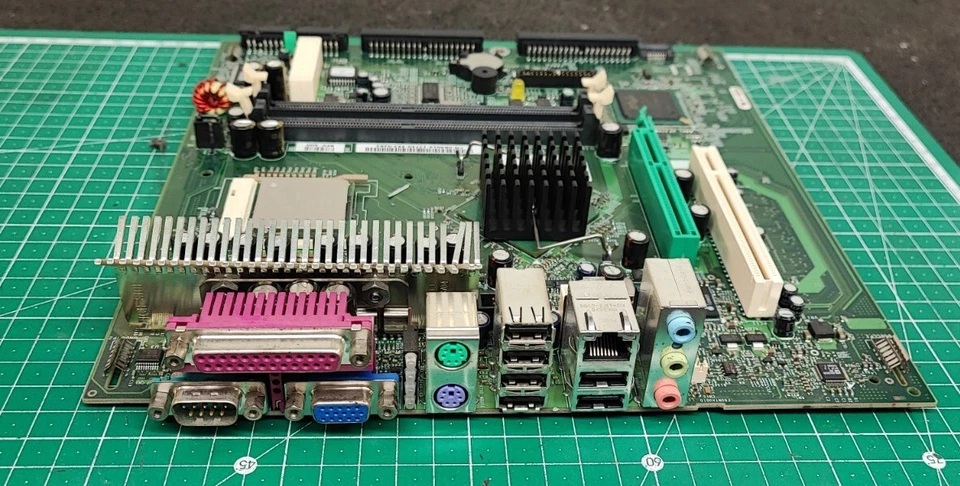 CARTE MERE DELL CN-076019-13740 SOCKET 478 +PENTIUM 4 1.79GHZ  (DELL OPTIPLEX ) - Photo 2/4