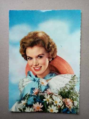 Cartoline anni40/60 Donne in costume /sensuali/in veste militare - Foto 72 di 80