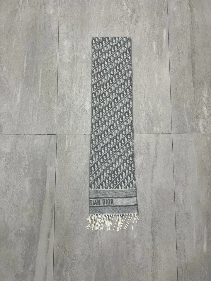 Серый шарф с косой кашемировой и шерстяной монограммой Christian Dior - Изображение 4 из 4