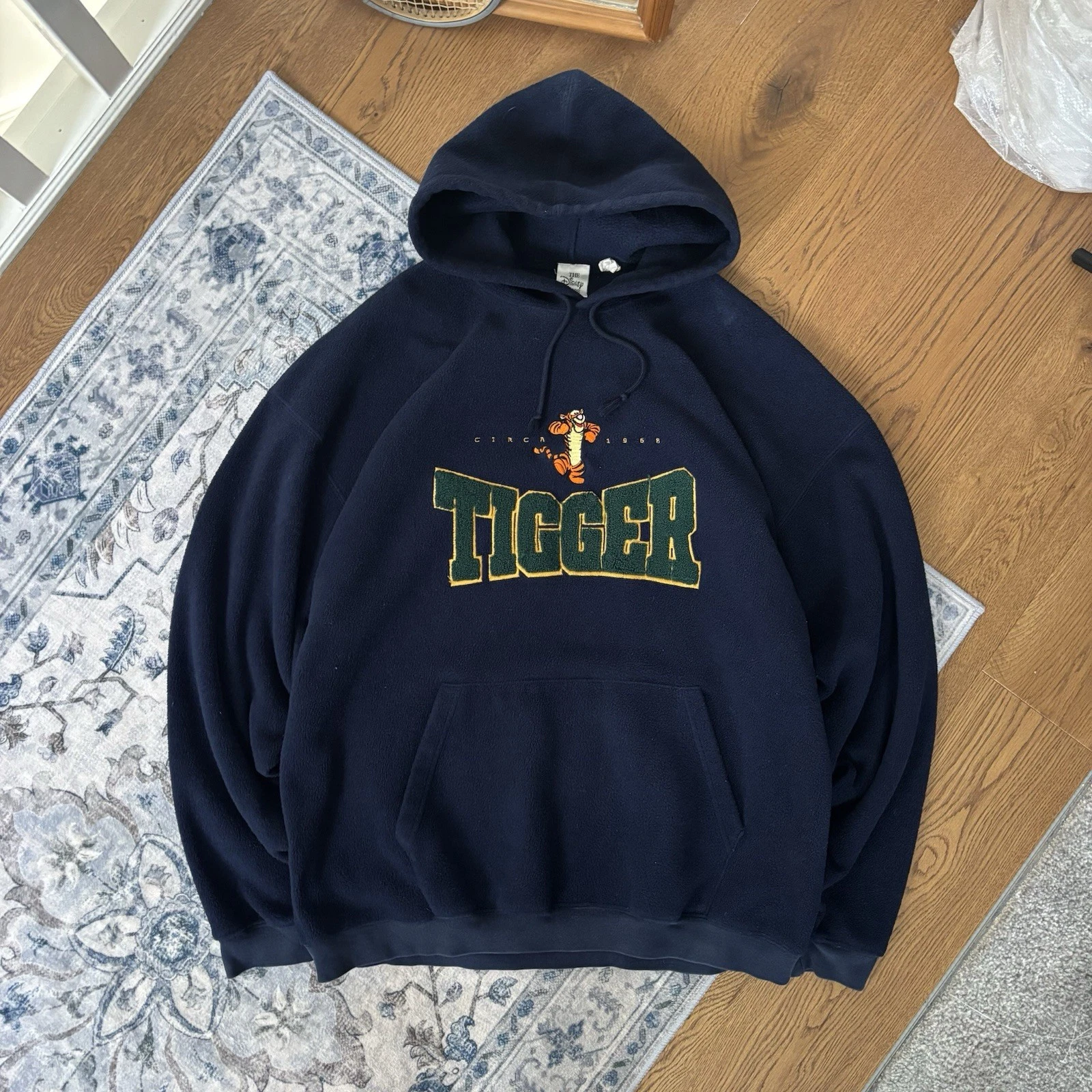 Disney Winnie The Pooh ‘Tigger’ Cartoon Navy Fleece Hoodie Men’s 2XL
Opens in a new window or tab