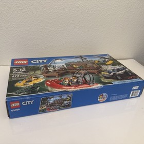 NEW LEGO CITY 60068 Crooks' Hideout New box dent
