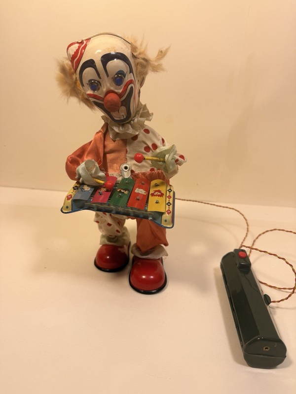 Vintage 1950s Battery Operated Blinky The Clown With Xylophone Toy Amico Co.