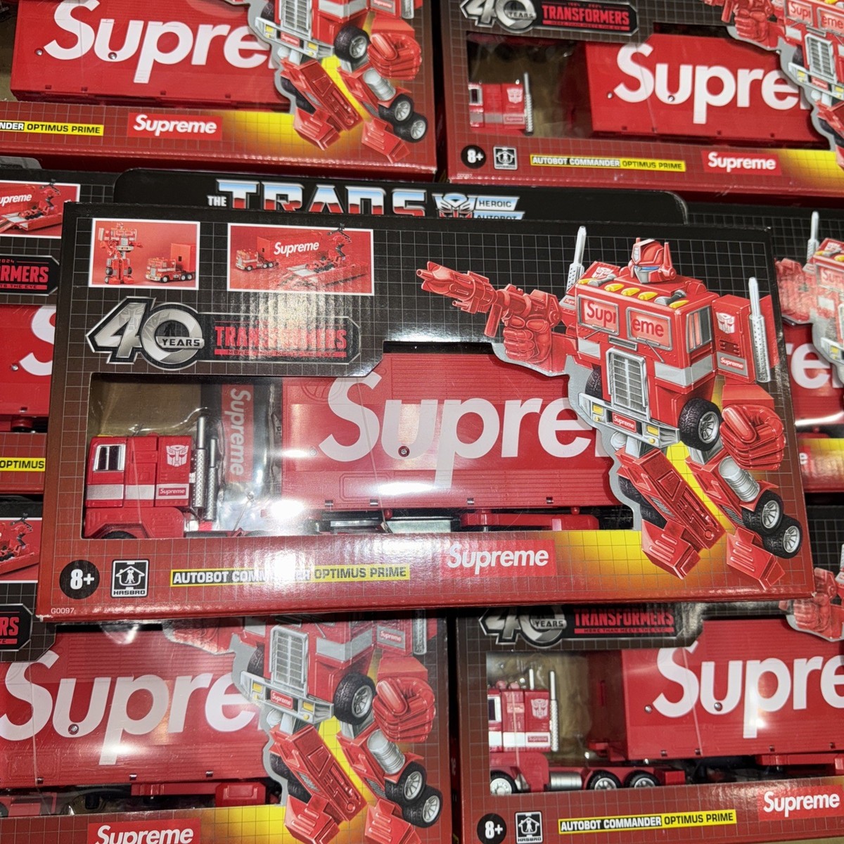 Supreme Transformer G1 Optimus Prime Figure SS25 Brand New