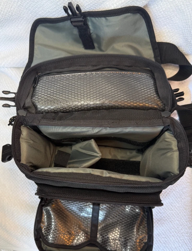 Bolsa para 7 cámaras TAMRAC 5697 NEGRA DIGITAL con correa Foto 3 de 4