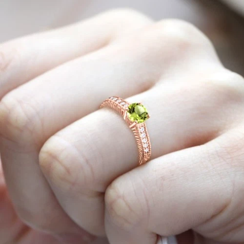 925 Silver Rose Gold Plated 1.14 Carats Peridot and White Topaz Engagement Ring - Image 2 of 4