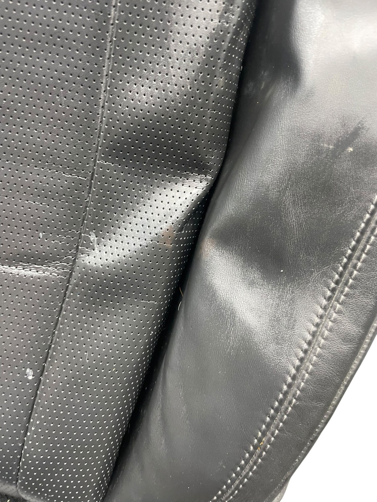 2013-2019 BENTLEY FLYING SPUR 4W 223B FRONT RIGHT LOW SEAT CUSHION *INDENT+STAIN