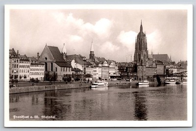 RPPC Germany Frankfurt Mainkai with cathedral and Excursion boats Postcard, W29