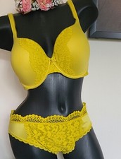 Victoria's Secret Body by Victoria 36DD Padded, Underwire, Adjust; Clasp Back