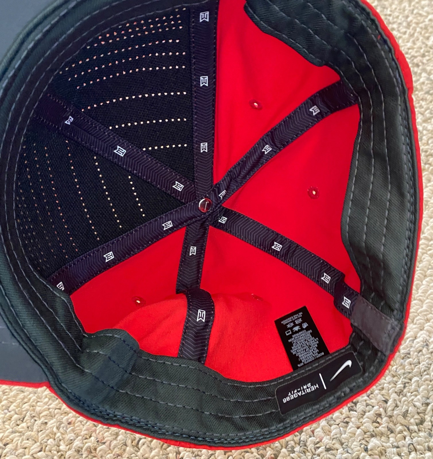 Nike Tiger Woods Golf Hat Cap Aerobill Heritage 86 Red TW BV1072 687  Men's M/L