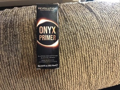 Makeup Revolution Onyx Primer Blurring and Mattifying black Gel primer