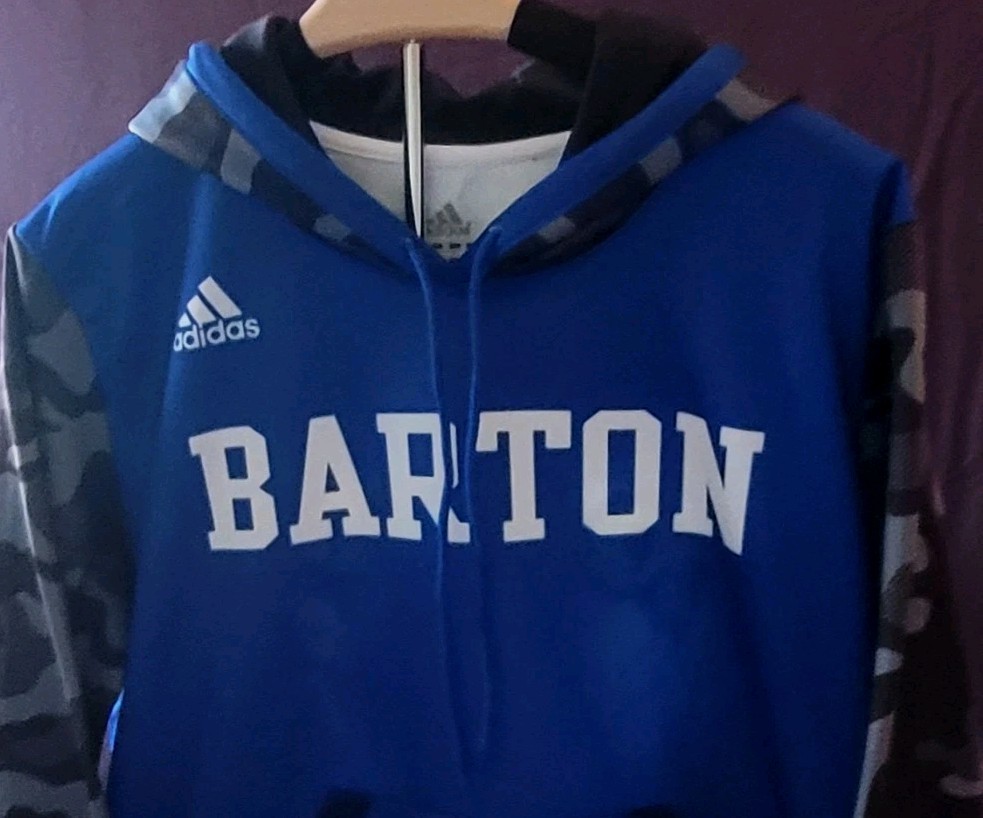 NWOT Women's BARTON COMMUNITY COLLEGE * KS GRAPHIC HOODIE * COUGAR V-BALL * LG thumbnail 2