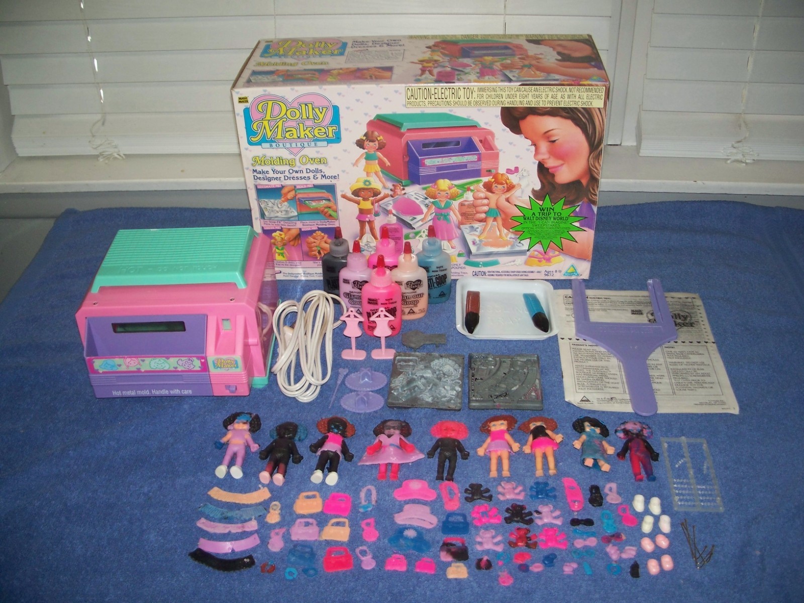 Vintage 1995 Toymax Dolly Maker Boutique Molding Oven & Accessories