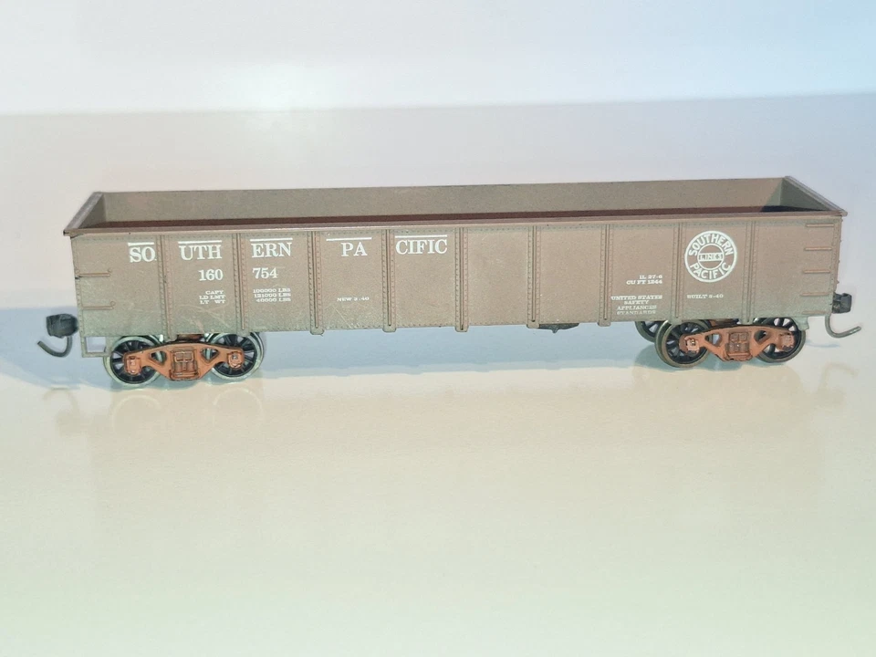 Lima & Roundhouse Gondola Wagons for Southern Rail. Good cond. HO Scale. No box. - Image 2 of 4