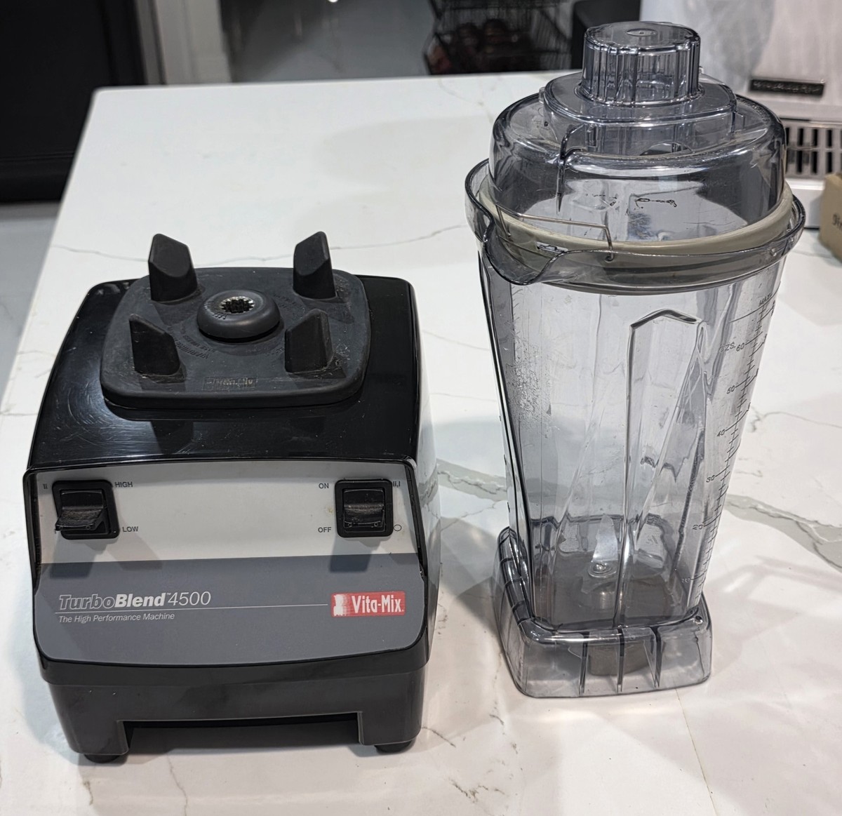 Vitamix Creations Turbo High & Low Setting Blender W/ Recipe