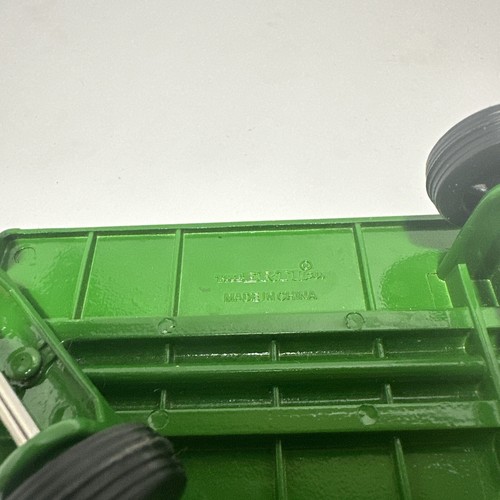 Ertl John Deere Hay Wagon Trailer 4.5" inch Long x 2.5" Wide F0513YQ01 used - Picture 2 of 4