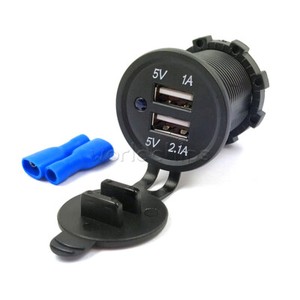 12V/24V 2 USB Adaptateur d'alimentation du chargeur de prise d'éclairage de voiture de port