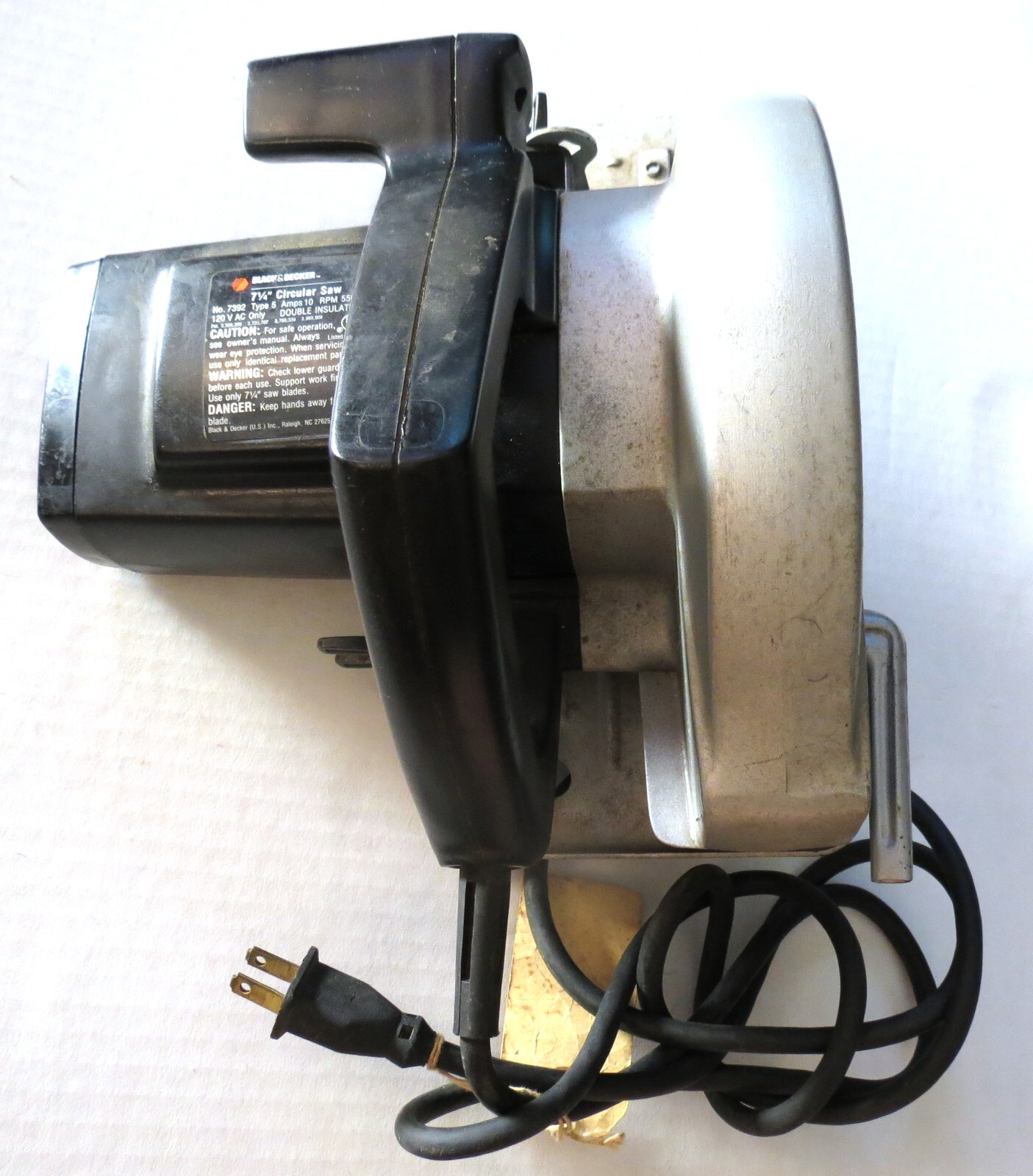 Black And Decker 7 1/4 Inch Circular Saw 2 HP No. 7392 5500 RPM Corded Working